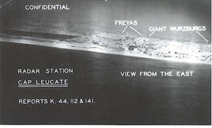 Photo d'une reconnaissance aérienne alliée en 1944 sur le site de la base radar allemande  de Leucate